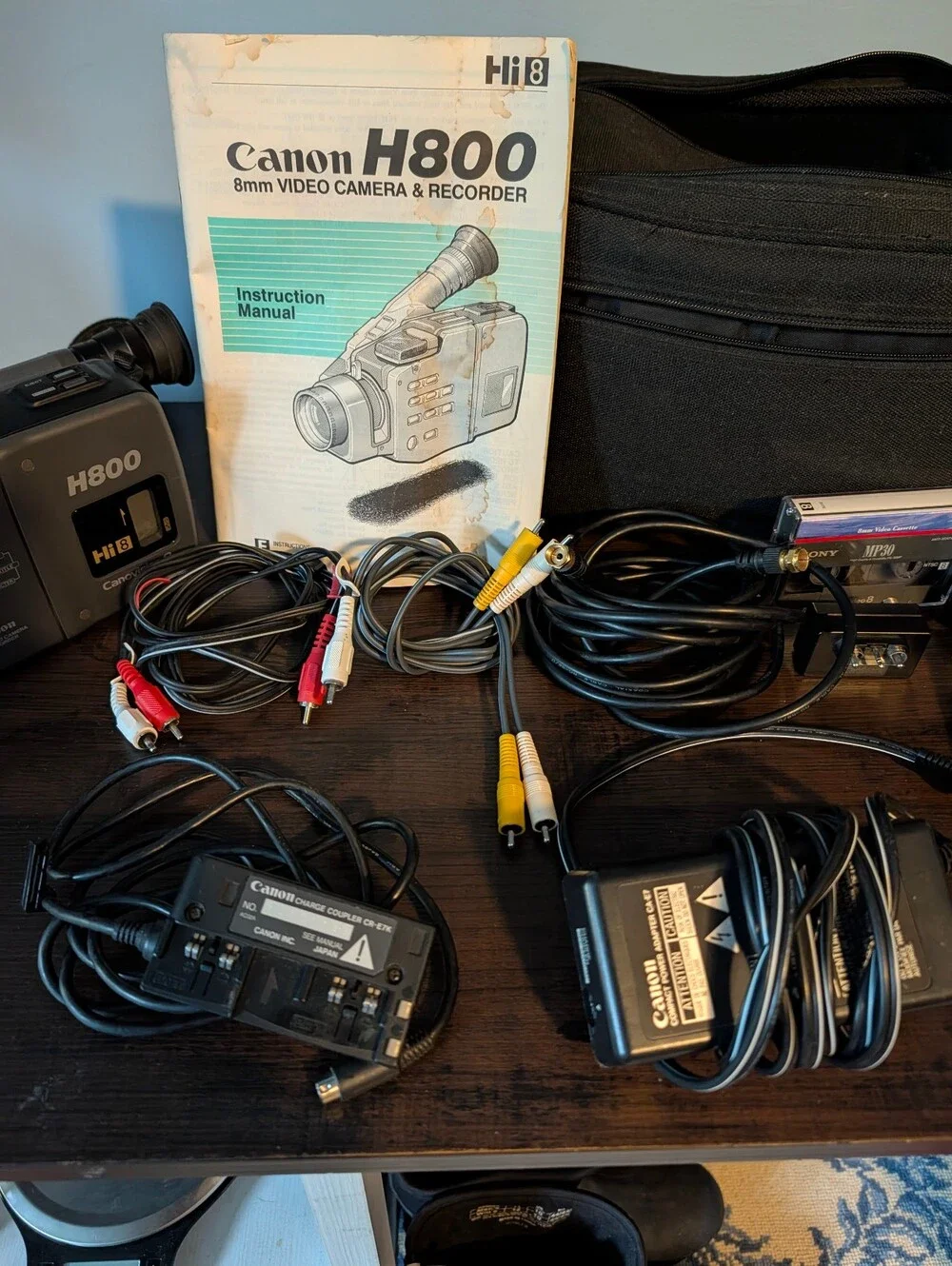 Canon H800 Hi8 8mm Video Camera Recorder Camcorder with Accessories *Untested*